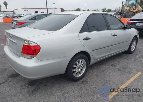 2005 Toyota Camry Std z USA, uszkodzony, nr VIN JTDBE32K353024633
